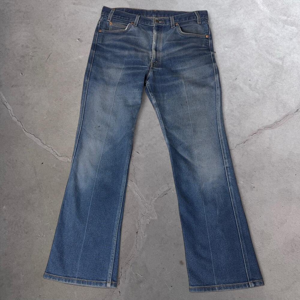 Vintage Levi's 517 Bootcut Jeans 34x30 Medium Wash Denim 2002